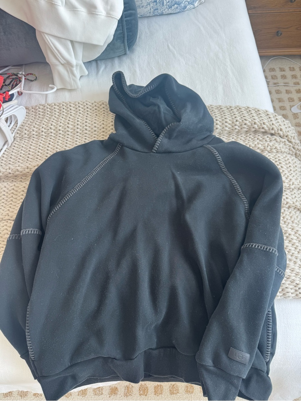 UGG Black Women's Pullover Hoodie Sweatshirt